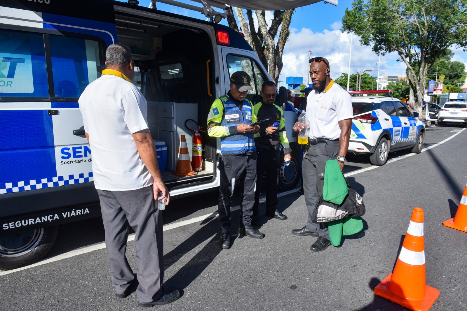 Prefeitura realiza blitz de alcoolemia com motoristas de ônibus em Salvador