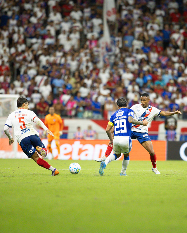 Bahia erra muito, toma sufoco do Cruzeiro e perde de virada na Fonte Nova