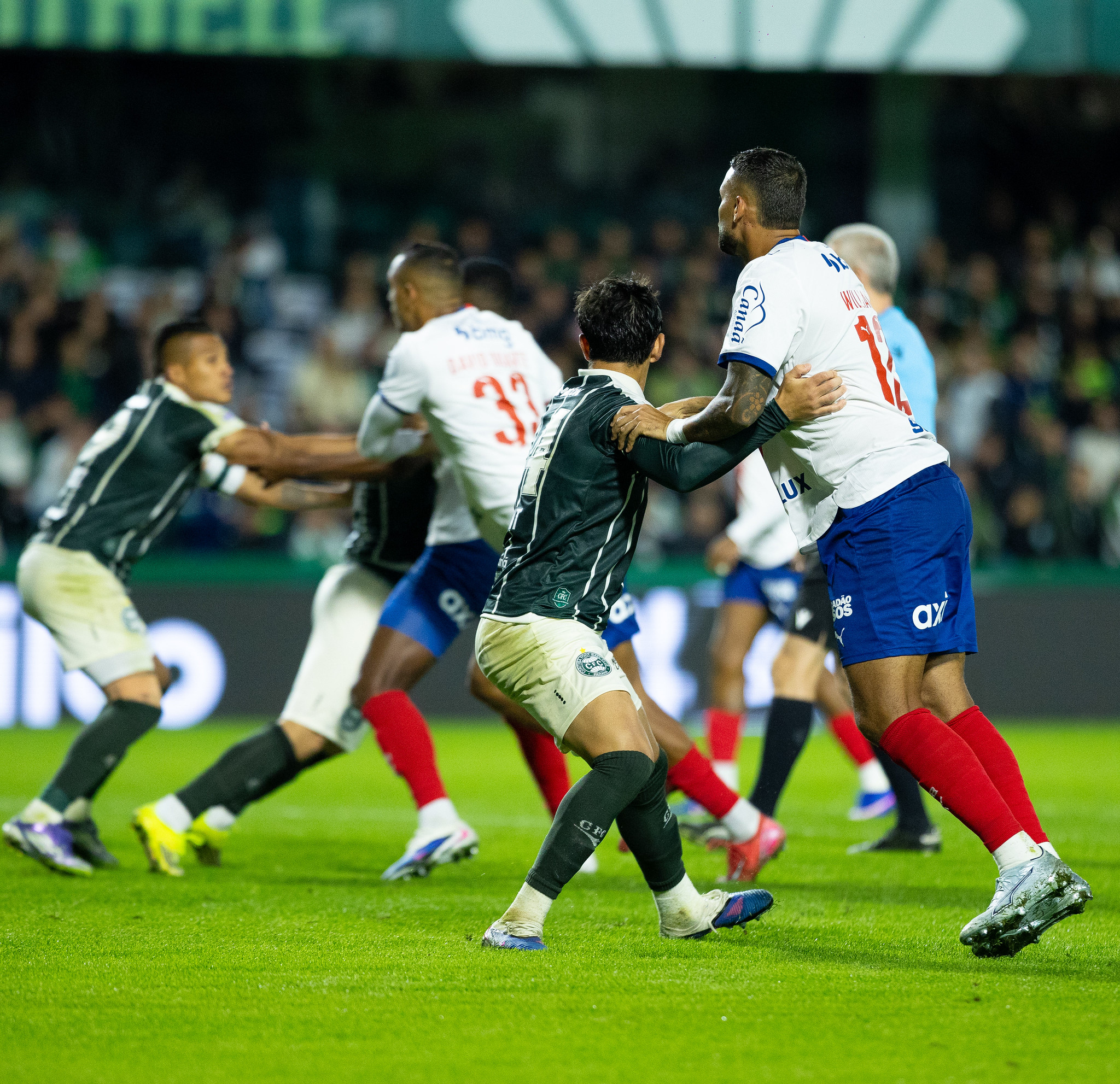 De mal a pior: Bahia sai na frente, mas leva virada do Coritiba e cai na tabela