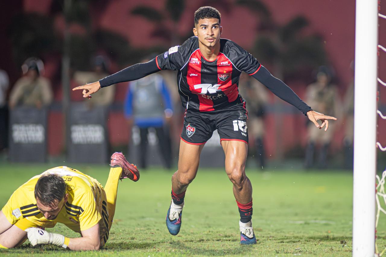 No Barradão, quem manda é o Leão: Vitória vence o Inter e se aproxima do G-5