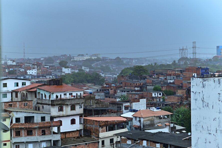 Chuvas acima da média marcam abril em Salvador e Defesa Civil registra mais de 1,4 mil vistorias