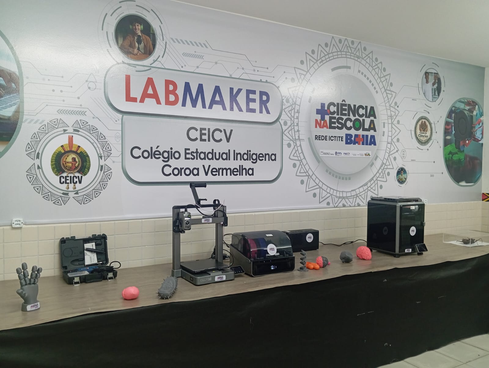 Laboratório Maker leva inovação e fortalece pesquisa científica entre estudantes indígenas, em Coroa Vermelha
