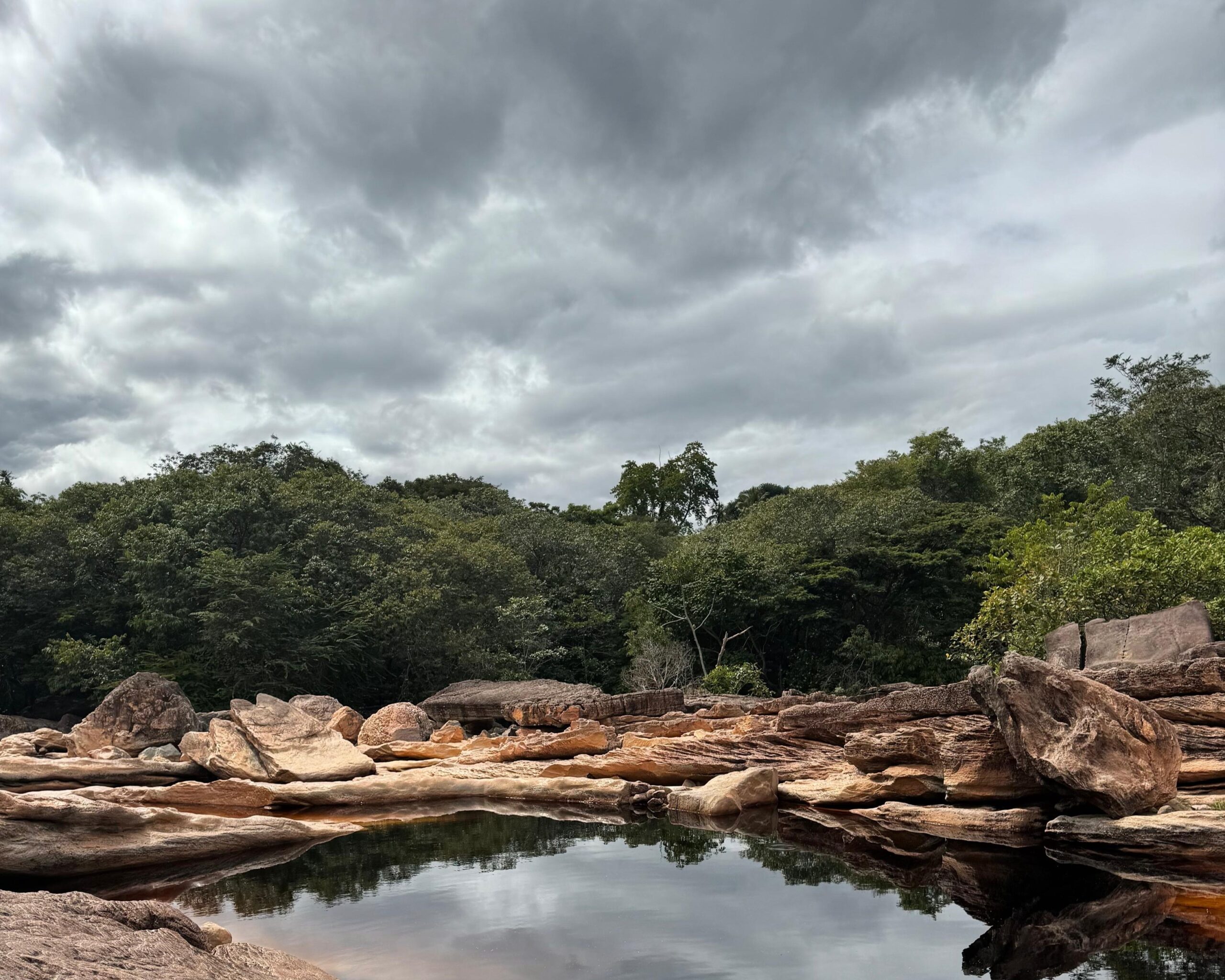 Previsão do Tempo: Sistema frontal traz chuvas ao litoral baiano neste fim de semana, aponta Inema