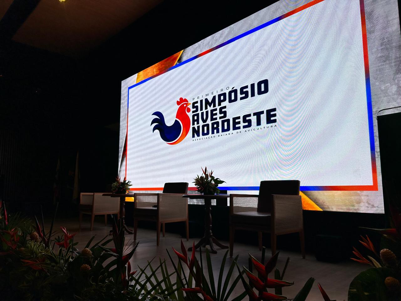 Seagri destaca crescimento da avicultura baiana em abertura do I Simpósio Aves Nordeste 2026