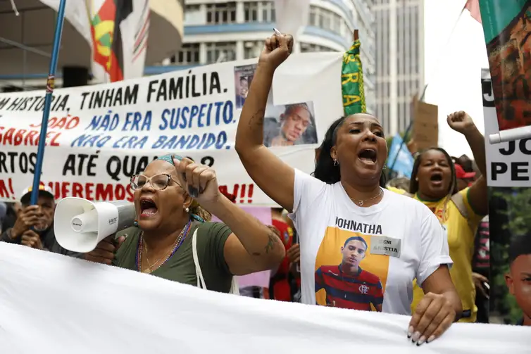 Homicídios de jovens caem um terço no Brasil entre 2014 e 2024
