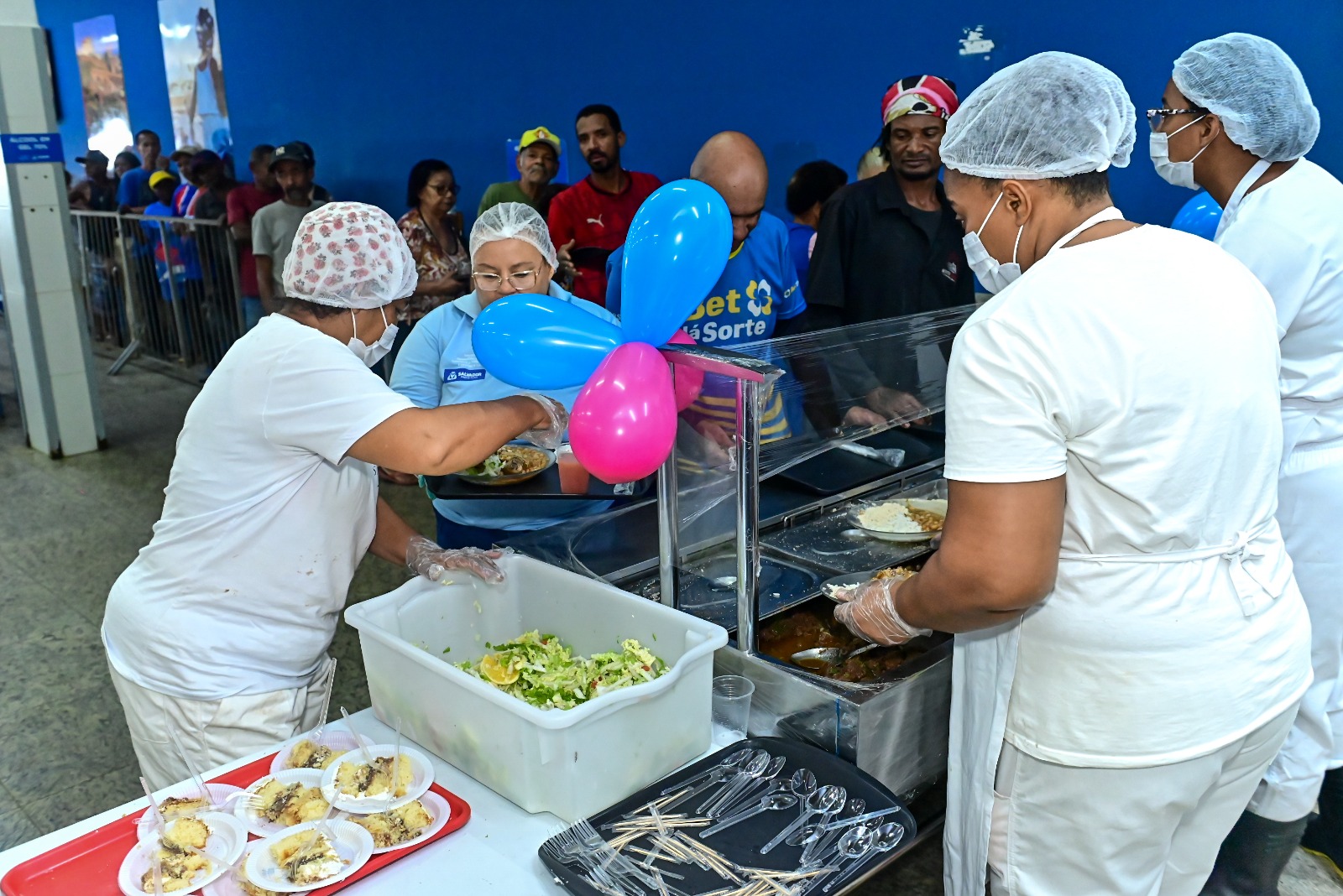 Restaurante Popular de Pau da Lima completa 6 anos com mais de 828 mil refeições servidas