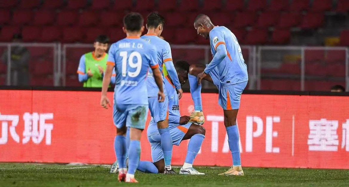 Cléber celebra boa fase, dá assistência em vitória do Yunnan Yukun fora de casa e valoriza campanha na China
