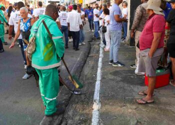 Limpurb mobiliza 250 agentes para operação especial de limpeza no 2 de Julho