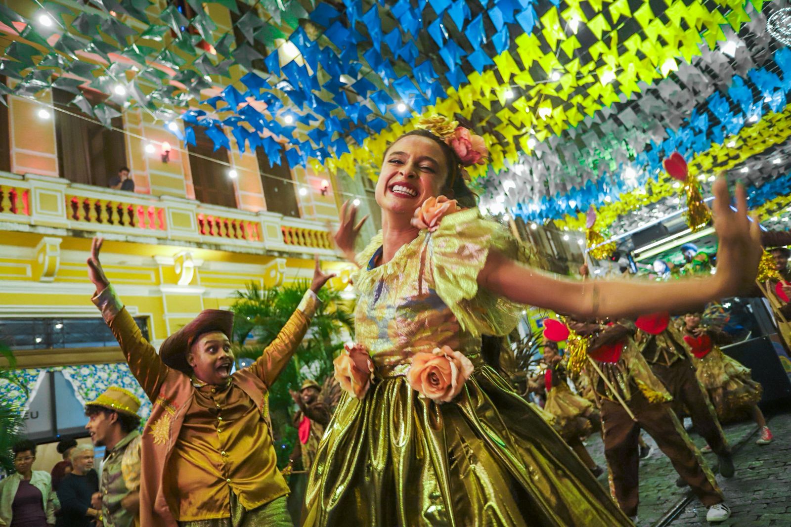 Abertura do Arraiá da Prefs reúne famílias, turistas e celebra a cultura nordestina no Centro Histórico