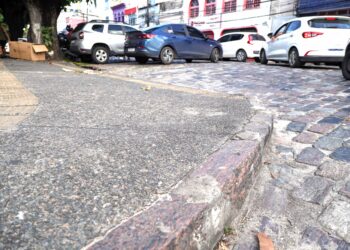 Prefeitura recupera quase 6 mil m² de calçadas em 2026; passeios de imóveis privados são de responsabilidade do proprietário