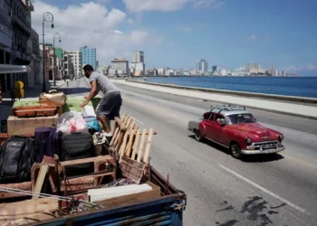 Cuba debate reformas econômica e social em meio ao bloqueio dos EUA