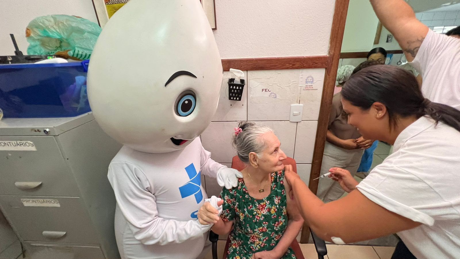 Salvador aplica 2,2 mil doses de imunizantes durante o Dia D de vacinação realizado neste sábado (30)