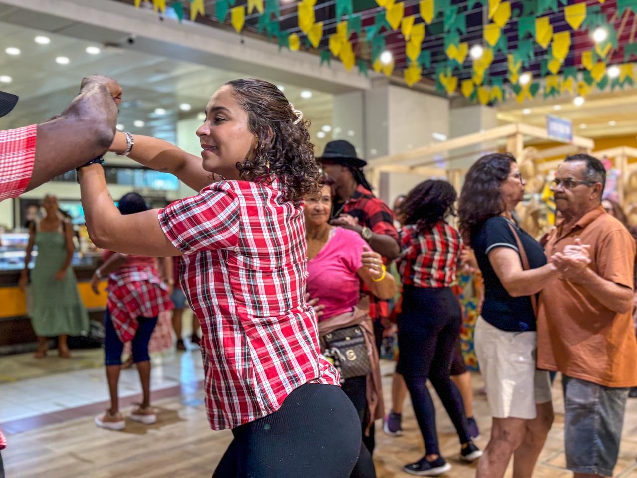 Arraiá Campeão une São João e clima de Copa do Mundo em programação cultural no Shopping Center Lapa
