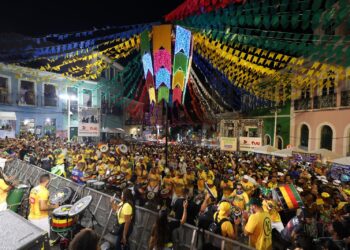 Em clima de Copa e São João, Pelourinho encerra festa com Alceu Valença e cerca de 50 atrações
