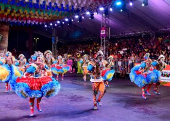 Quadrilhas do grupo semi-especial animam o público no quarto dia do 17º Campeonato de Quadrilhas Juninas da Bahia
