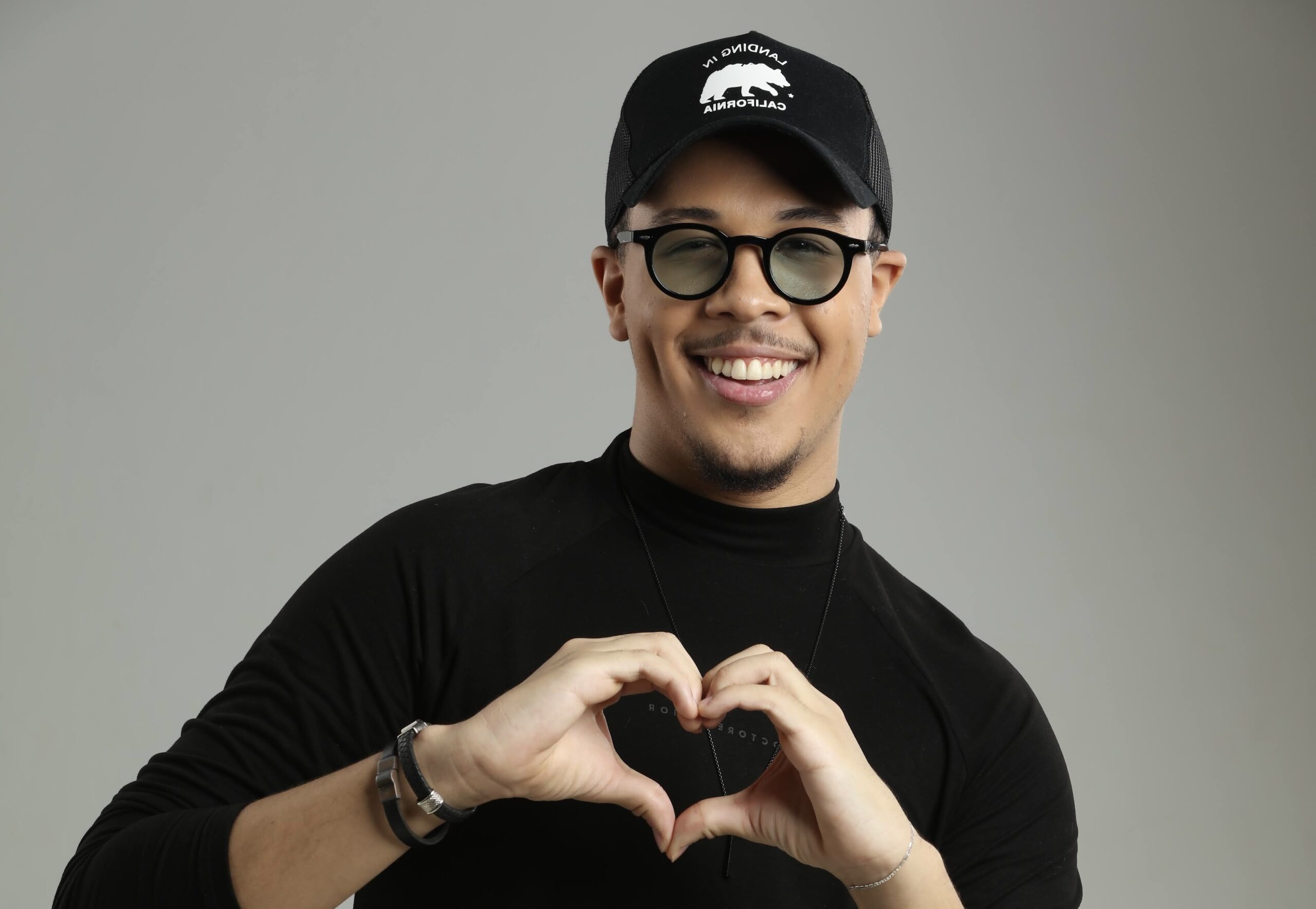 Pedro Gabriel se apresenta em Jequié neste sábado (06)