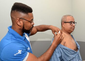 SMS amplia horário de funcionamento de unidades de saúde nesta terça-feira (16) para reforçar vacinação em Salvador
