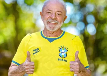 Lula pede para seleção do Brasil “jogar com a alma” na Copa do Mundo