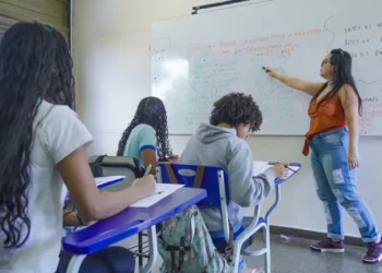 Mais de 10 mil professores foram contratados com nota da PND de 2025