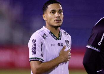 Lucas Alves celebra ‘vitória fundamental’ do Figueirense e já projeta mais um duelo fora de casa na Série C