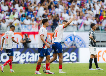 Bahia tem três gols anulados e fica no empate com o Corinthians