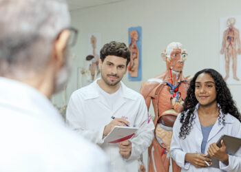 Você sabe o que faz um clínico médico? Especialista é fundamental para o cuidado integral do paciente