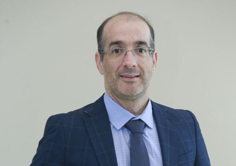 Coloproctologista Ramon Mendes