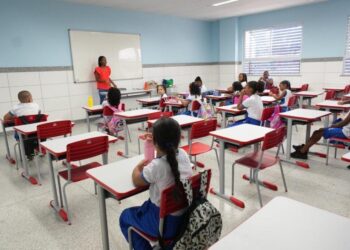 Inscrições para concurso da Educação com salário inicial de até R$ 6,1 mil vão até o dia 7 de agosto