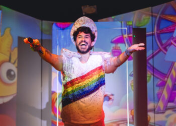 Espetáculo sobre diversidade que mistura humor, música e recursos visuais volta em cartaz