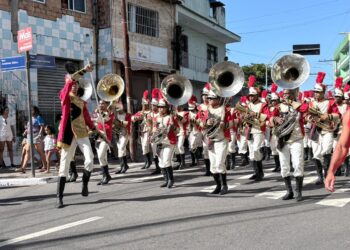 Camaçari: Estudantes da rede estadual levam música, cultura e história para Desfile do 2 de Julho
