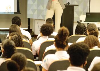 Prefeitura de Salvador oferece 1,2 mil vagas para o Projeto Jovem Aprendiz Empreendedor 2026-2028