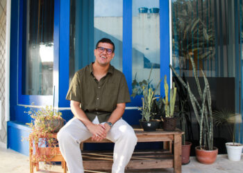 Após estreia de sucesso, Léo Rocha leva o espetáculo “Um Tanto de Tudo Que Vejo” ao Teatro Gamboa
