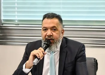 Moraes revoga uso de tornozeleira para ex-prefeito de Belford Roxo