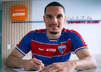 Fortaleza anuncia a contratação de Néris, ex-zagueiro do Vitória