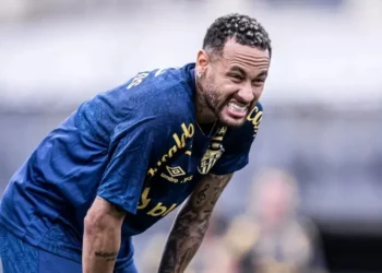 Neymar se reapresenta ao Santos nesta sexta para discutir futuro