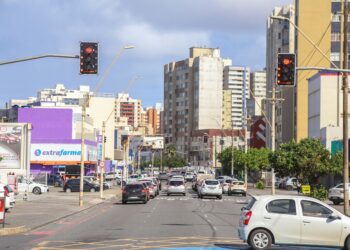 Centro de Controle Semafórico completa dois anos com quase mil equipamentos inteligentes conectados em Salvador