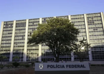 Polícia Federal faz operação para conter lavagem de dinheiro do PCC