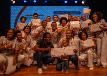 Projeto Paranauê encerra formações e certifica novos agentes populares de cultura em Salvador