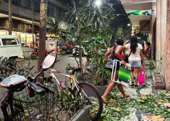 Mais de 510 mil imóveis ainda estão sem luz no Rio
