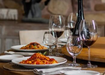Gastronomia, vinhos e polo marcam edição do Clube do Vinho na Praia do Forte