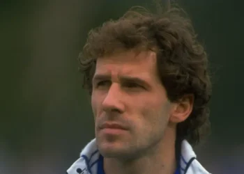Morre Franco Baresi, lenda do Milan e campeão do mundo com a Itália, aos 66 anos