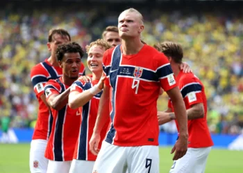 Haaland marca duas vezes e manda Brasil de volta pra casa