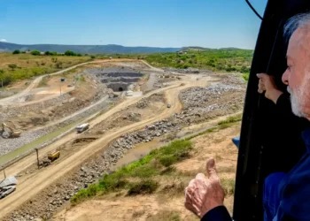 Lula inaugura túnel de transposição das águas do São Francisco no RN