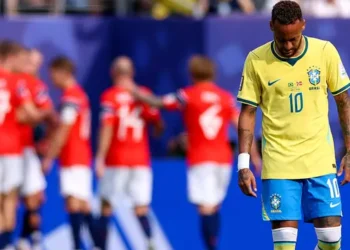Brasil perde para a Noruega, é eliminado da Copa do Mundo e amplia maior jejum de títulos da história