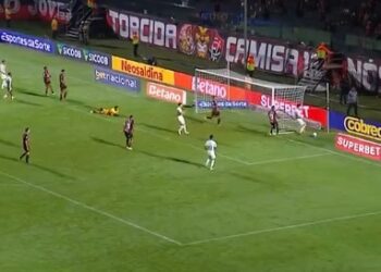 Ronaldo fecha o gol e o Bahia fica no 0x0  contra o Fluminense, no Maracaã