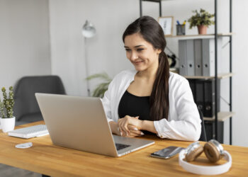 Vida digital aumenta os riscos para a Doença do Olho Seco