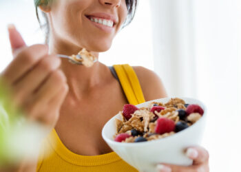 Doenças inflamatórias intestinais: alimentação individualizada é aliada no controle dos sintomas