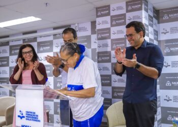 Prefeitura de Salvador cria Bolsa Presença para estudantes da EJA da rede municipal