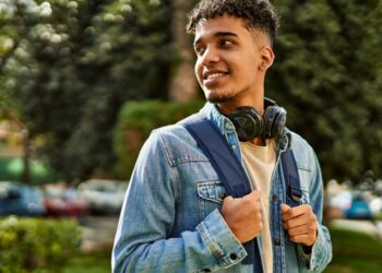 Depois dos 18 anos, o que muda na saúde? Pesquisa internacional chama atenção para prevenção entre jovens