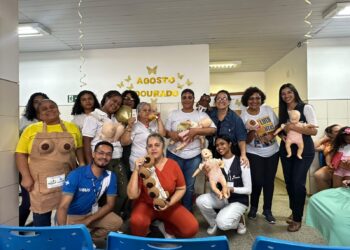Agosto Dourado reforça importância da amamentação e leva orientação a usuárias do 16º Centro de Saúde em Salvador
